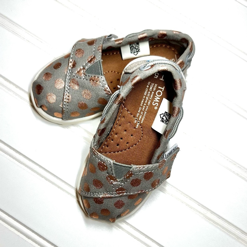 Tom's | gold polka dot alpargata slip on loafers